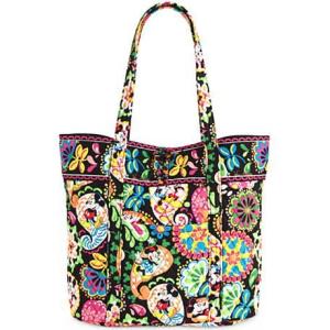 Taylor Swift テイラー・スウィフト オフィシャル The Eras Tour Book