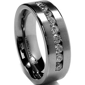 8mm メンズ チタンリング 結婚指輪 9つの大きなチャネルセット キュービックジルコニア キュービックジルコニア サイズ6~15  金属  キュービックジルコニア｜good-face