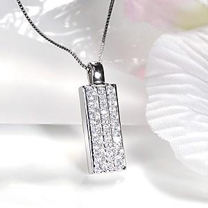 pt900 プラチナ ネックレス ペンダント ダイヤモンド ダイヤ 1.0ct 1カラット 四角 長...
