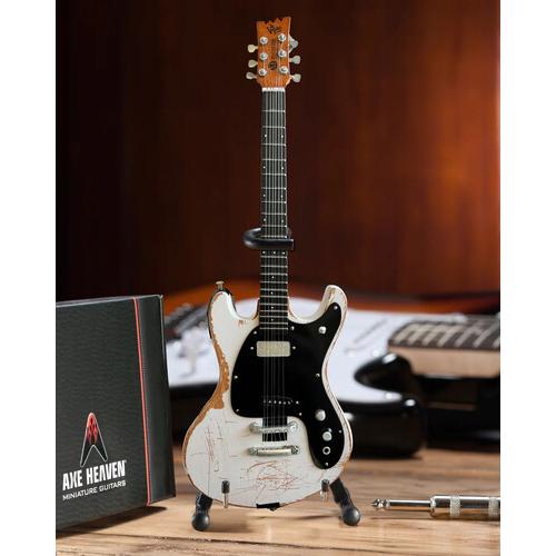 [フィギュアなど][新品]AAxe Heaven Johnny Ramone Signature 1...