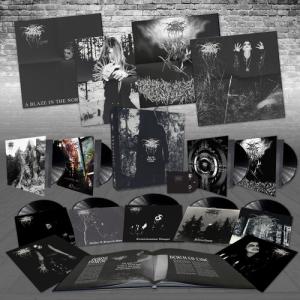 [輸入盤LPレコード][新品]DARKTHRONE / FIST IN THE FACE OF GOD - 9LP 180GM VINYL + DVD(2026/3/6発売)