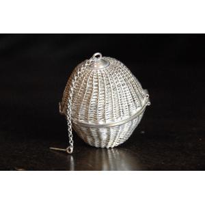 アンティーク　球形銀製のティーストレーナー（１１７）【郵パック発送　送料無料】｜goodantique-store