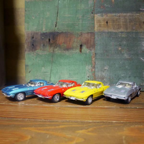 シボレー コルベット スティングレイ 1/36 プルバックミニカー 1963 Corvette St...