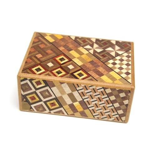 箱根寄木細工 秘密箱１２回仕掛け