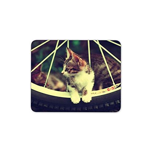 タイヤに座っている子猫のマウスパッドー滑り止め加工処理 防水材質 疲労軽減 マウスパット
