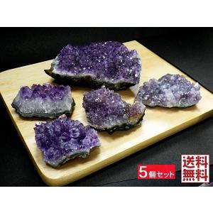 高品質 ブルーレースアゲートハートNo.2700 ブルーレースアゲート原石磨き石 Bluelace agate 空色縞瑪瑙 50g