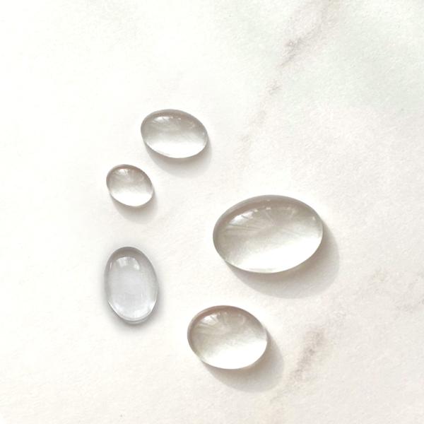 カラーチャート ジェルネイル　透明ガラスストーン平底 オーバル 50粒