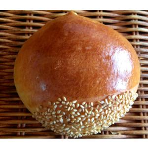 【 くり あんぱん 】栗あん と 栗の甘露煮 を使用した 栗あんぱん