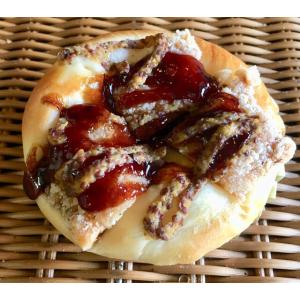 【竜田揚げのテリヤキマスタード】竜田揚げ　に照り焼きソースとマスタードを効かせた　惣菜パン