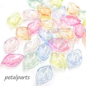 花びら チャームパーツ フラワーパーツ プラスチック はなびら 春 桜 ペタル クリア グリッター アクセサリーパーツ 大人 20枚 ym1-2629 2408