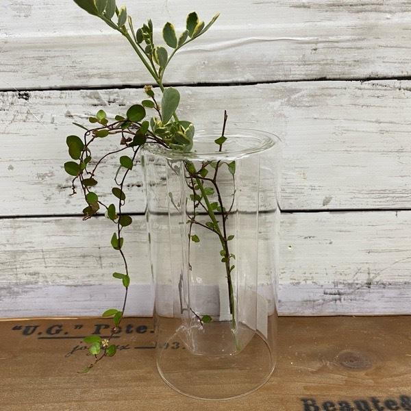 ガラス　フロートベース　ホワイト（posh22657）六角型 花瓶