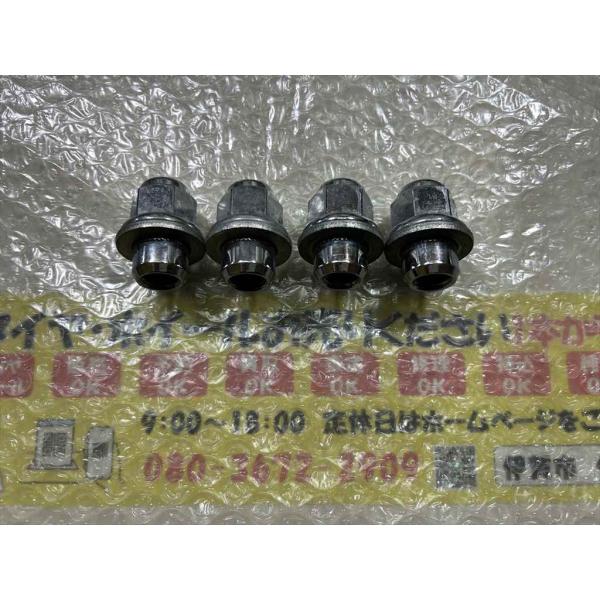 4個　トヨタ　純正　純正袋ナット　座面　メッキ　普通長さ　ストレートナット
