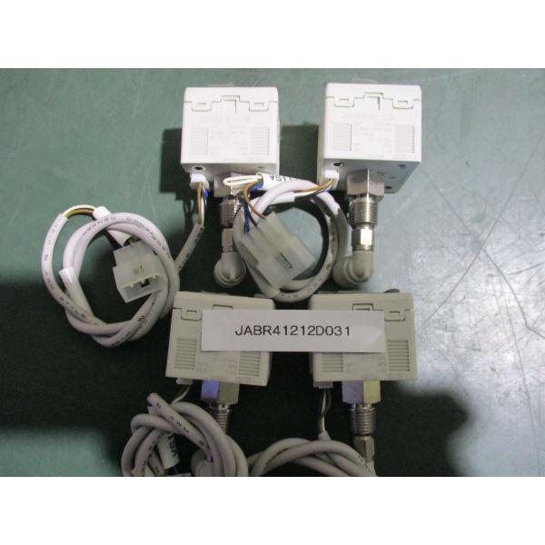 中古 SMC ZSE30A-01-C-M 2色表示式高精度デジタル圧力スイッチ(真空圧用) 4個(J...