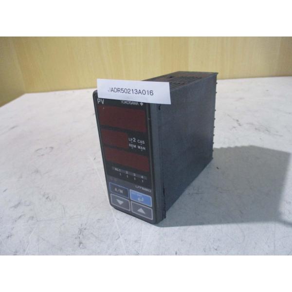 中古 YOKOGAWA UT520  デジタル指示調節計 100-240VAC 50/60HZ(JA...