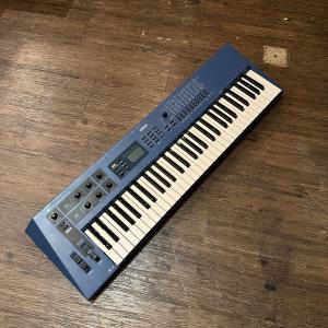 CASIO Casiotone CT-320 電子ピアノ シンセサイザー 銀色 Casio Casiotone CT-320 with analogue SuperDrums! - YouTube