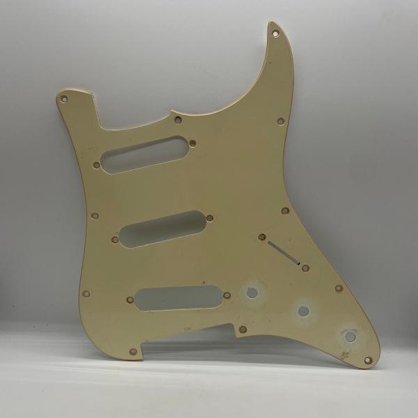 ピックガード 艶白 1P 3S 11点止め 3ポット -p098