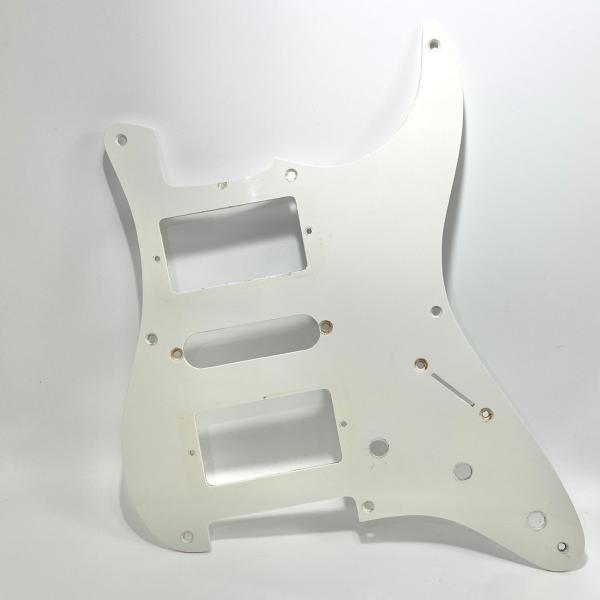 ピックガード Stratocaster Type 艶白 1P HSH 8点止め -p959