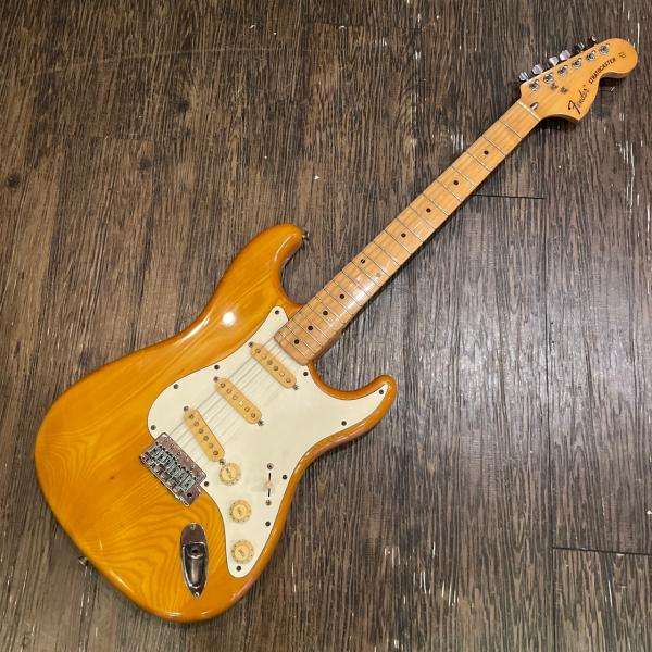 Fender Japan CST-50M (ST72-55) Stratocaster Electr...