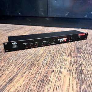 Mark of the Unicorn MIDI Express（MOTU） MOTU Mark of the Unicorn MIDI Express XT USB MIDI Interface