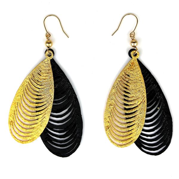 和風ピアス KIRIE BIJOU キリエビジュー 橘 たちばな 金箔 黒漆塗 超軽量ピアス 両耳用...