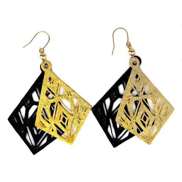 和風ピアス KIRIE BIJOU キリエビジュー 菖蒲草 あやめくさ 金箔 黒漆塗 超軽量ピアス ...