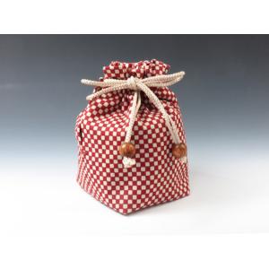 陶のぐい呑や ぐい呑袋（市松紋） 9FUK0610 木製ループエンド付き綿製 ウコン風包み布付き 日本縫製 紙袋入り