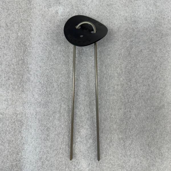 最安値挑戦中 槍木産業 黒丸君 20cm 4穴板付 50本入 防草シート用 止具 U字 ピン 杭 家...