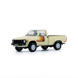 1/64 TOYOTA HILUX アイボリー RHD 64B0225 完成品ミニカー