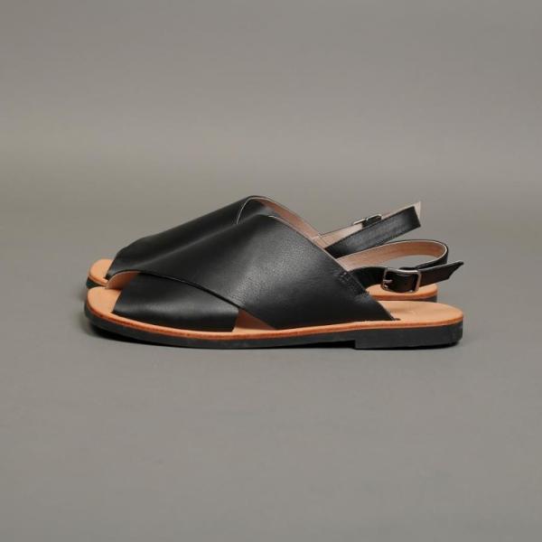 VOLARE (ヴォラーレ) | Crossbelt Squaretoe Sandal &quot;BIAGG...