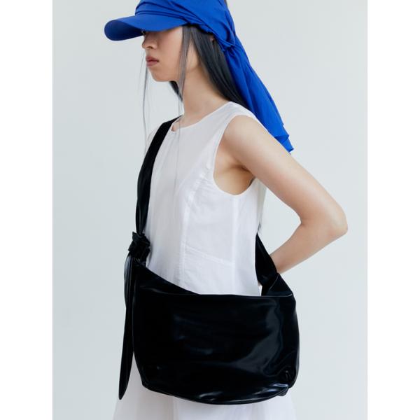 ACOC (アコック) | Glossy Halfmoon Cross Bag (black) | ...