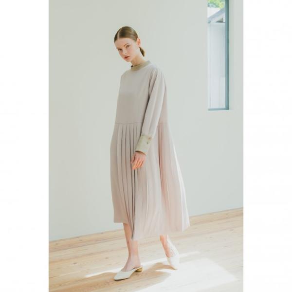 【SALE セール】WHYTO. (ホワイト) | ASYMMETRY PLEATS DRESS (...