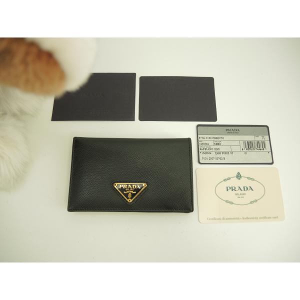 プラダ コンパクトウォレット サフィアーノ黒 三角プレートロゴ 2折財布 美品@164