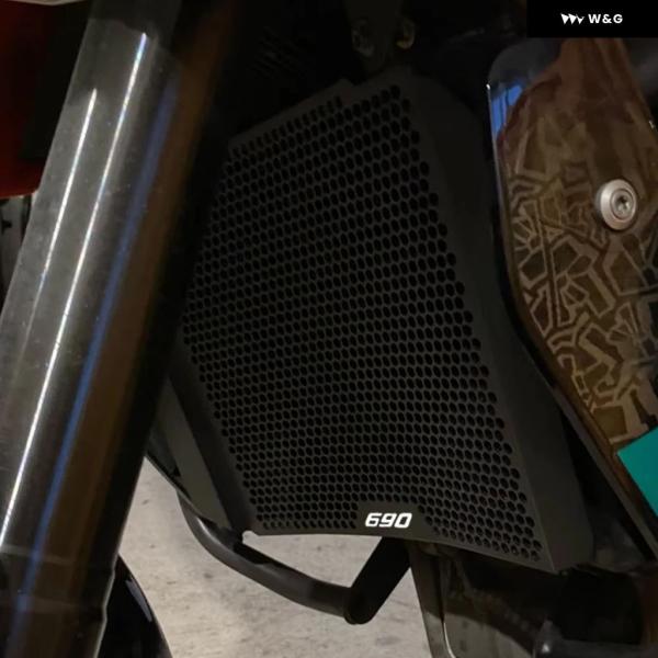 並行輸入品  690 デューク 690 690DUKE DUKE690 オイルクーラー グリル ガー...