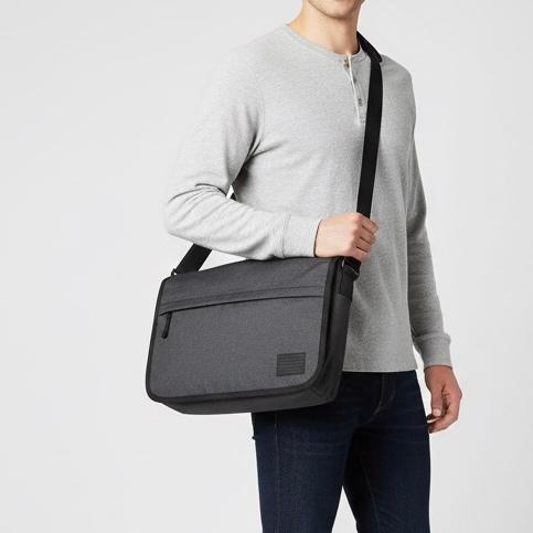 ショルダーバッグ メッセンジャーバッグ メンズ レディース ブラック 斜めがけ 旅行 通勤 大きめ ...