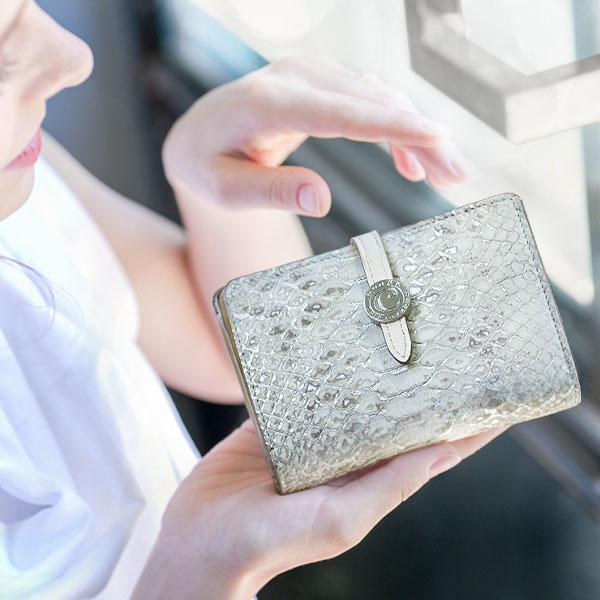 【cooga】使うほどに幸せ深まる白蛇×プラチナの「永く愛したい」パイソンウォレットEcler（エク...