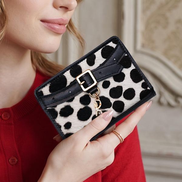 【ロベルタ】小さくたって、とびきりレディに。二つ折り財布Mia Dalmatian（ミア・ダルメシア...