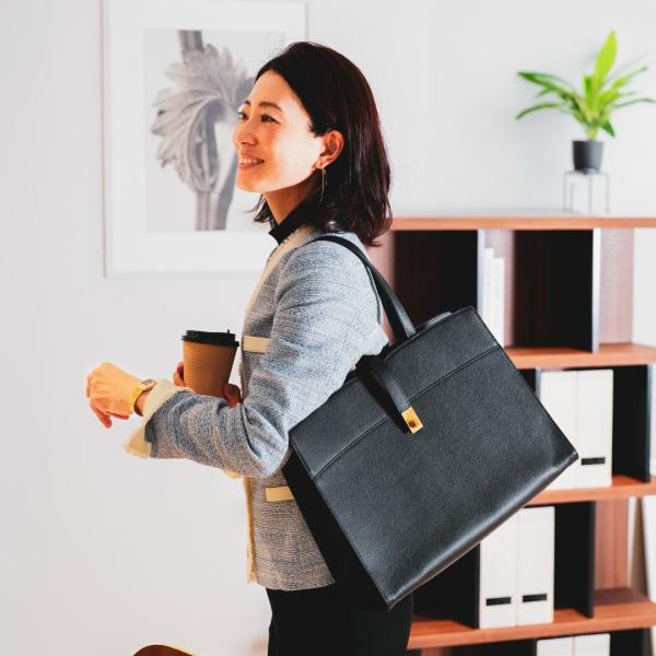 【傳濱野】かっちりシルエットでA4サイズが楽々出し入れできる、品格と信頼のA4トートAile（エール...