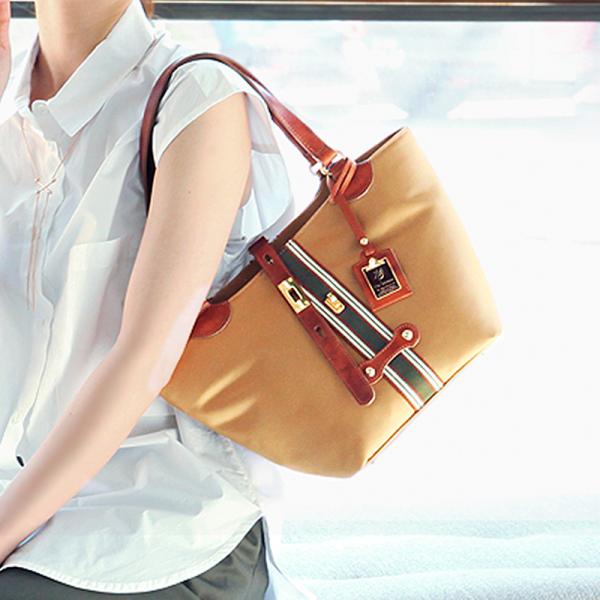 【HerSchedule】わずか350gの軽量撥水ナイロントート　trunk tote chocol...