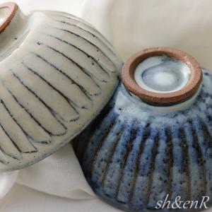 信楽焼 茶碗 ペアセット 夫婦茶碗 白青彫 お...の詳細画像3