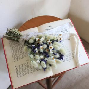 【数量限定】 ミニラグラスと富良野ラベンダーのふわふわスワッグ＊ ドライフラワー / ナチュラル アンティーク かわいい おしゃれ 結婚祝い 誕生日 プレゼント