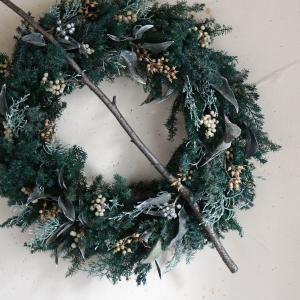 【数量限定 約直径33cm 】 大きな針葉樹の冬色リース ＊ プリザーブドフラワー / クリスマスリース フラワーリース おしゃれ クリスマス飾り 北欧インテリア
