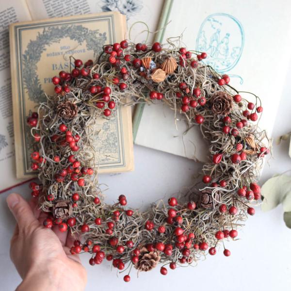 野バラの実のリース ◆大人気の野バラの実のシックで大人っぽいシンプルなドライフラワーリース ◆クリス...