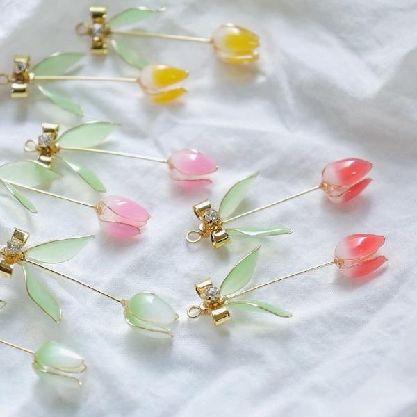 ピアス イヤリング チューリップ リボン 揺れる 大人 可愛い 綺 麗 レジン ハンドメイド アクセ...