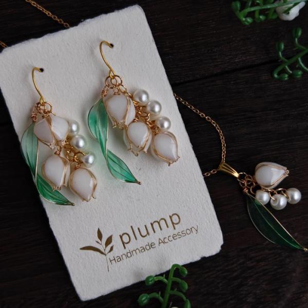 ピアス イヤリング ネックレス 鈴蘭 すずらん 揺れる レジン 樹脂  ハンドメイド アクセサリー ...