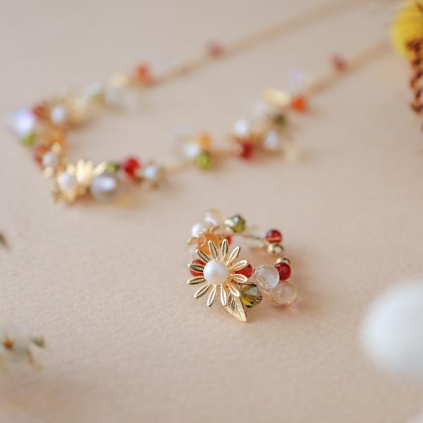 イヤーカフ イヤリング 天然石 クリスタル ガラス ハンドメイド ビーズ 秋 実 どんぐり 大人 可...