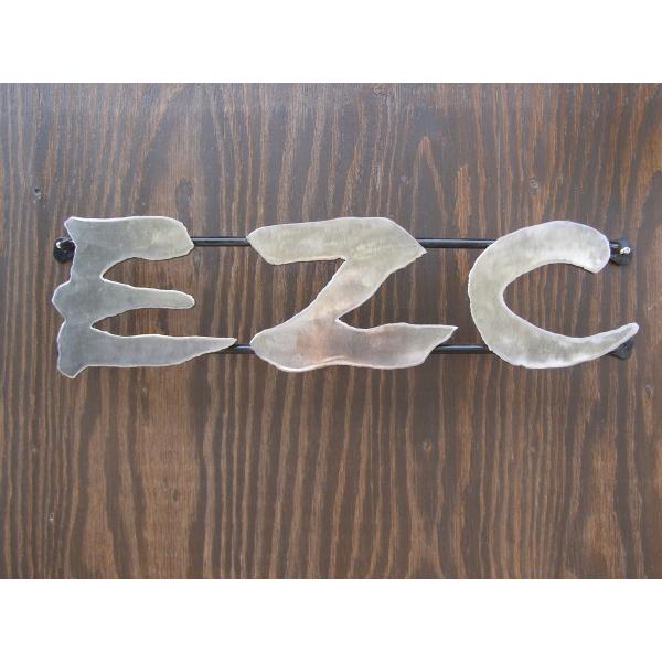 表札（3文字） アイアン アルファベット 切り文字 ハンドメイド サインプレート 店舗の看板にもOK