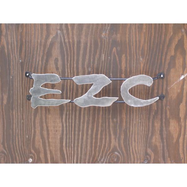 表札（4文字） アイアン アルファベット 切り文字 ハンドメイド サインプレート 店舗の看板にもOK