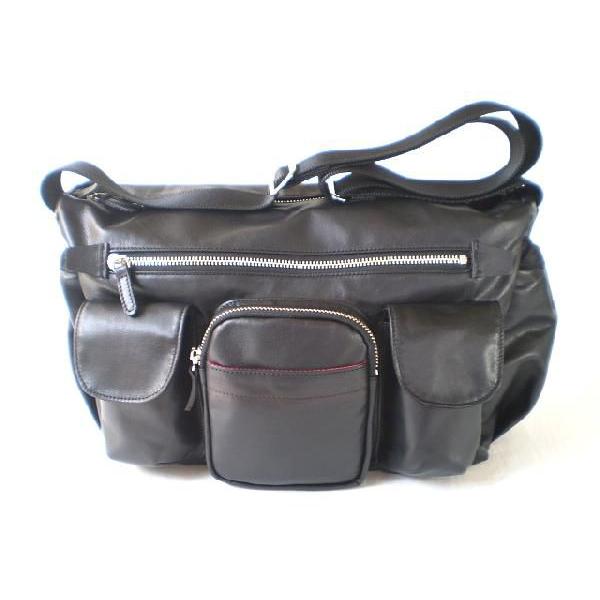 牛革斜めがけバッグ　ポケットいっぱい（黒）