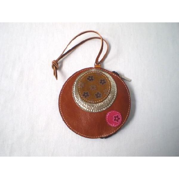 革チャーム、ちょいとアート気分（茶）