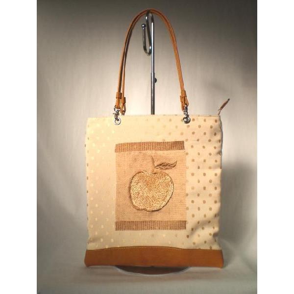 イタリアンドットアップル　トートバッグ　（ベージュ）